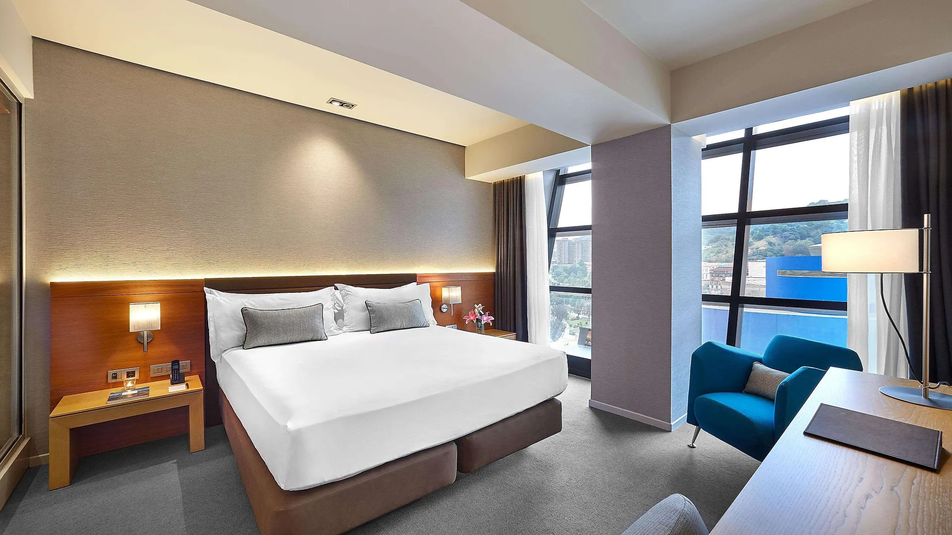 *****  The Artist Grand Hotel Of Art Bilbao España
